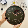 Đồng hồ treo tường 30cm Quartz kim trôi cao cấp, Màu đen viền vàng	