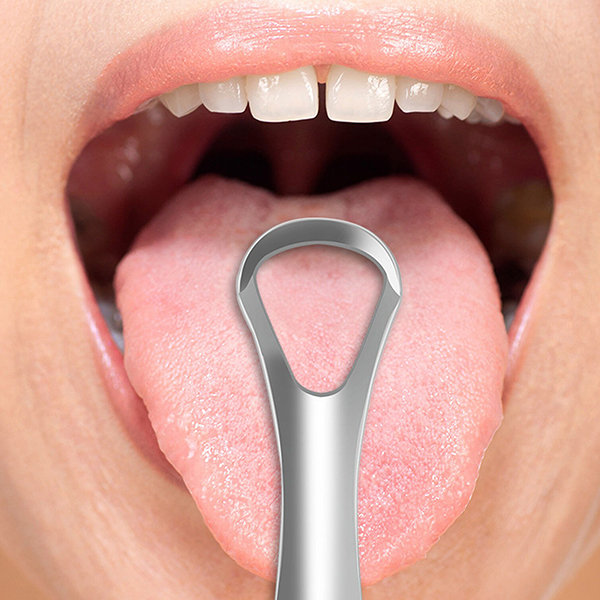Dụng cụ vệ sinh lưỡi chuyên dụng giúp giảm hôi miệng